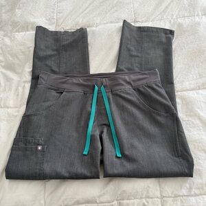 FIGS Kade Cargo Scrub Pants- Graphite